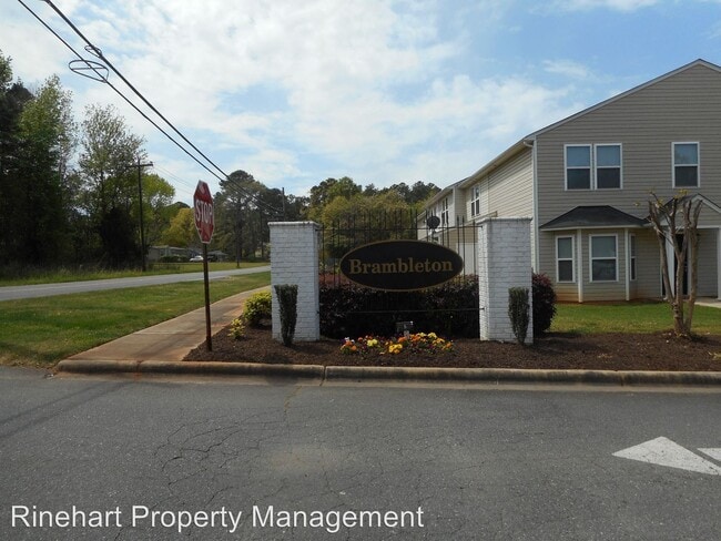 Building Photo - 2 br, 2.5 bath House - 584 Fawnborough Court