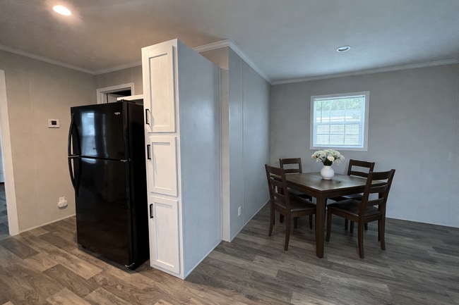 Building Photo - 2366 Harbor Dr