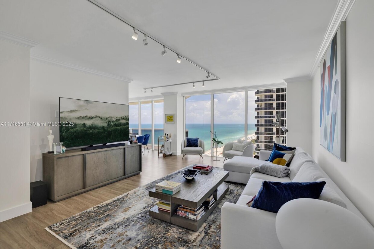 Foto principal - 4779 Collins Ave