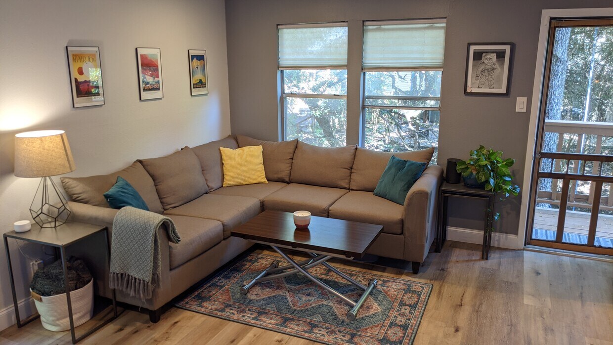 Living Room - 1702 Waterloo Trl