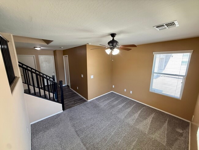 Foto del edificio - 5220 W Burton Dr