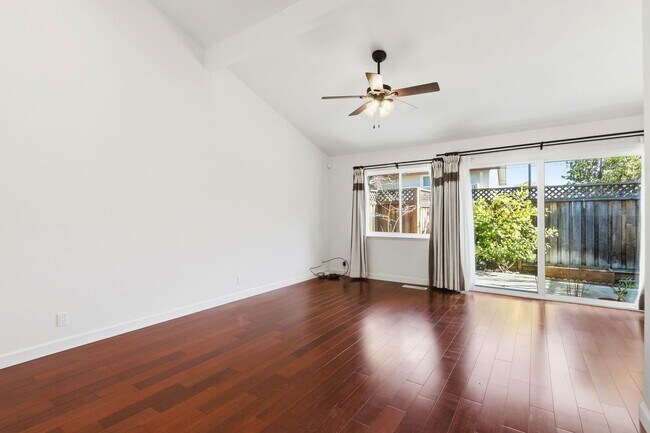 Building Photo - 1348 Merrivale West Square