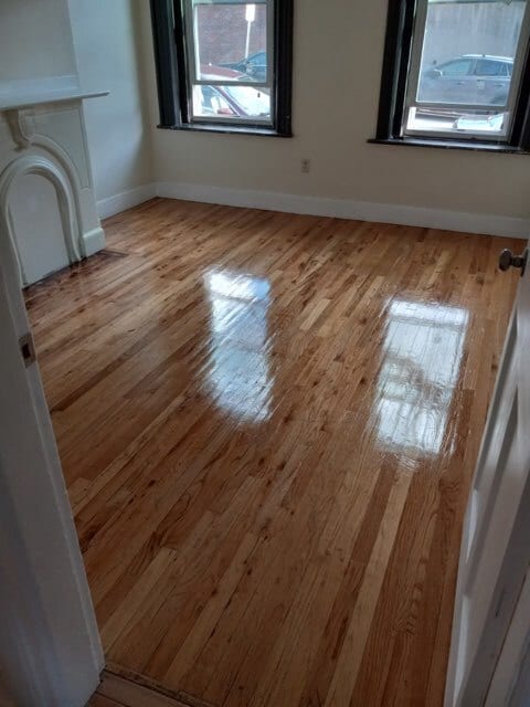Building Photo - 227 Roxbury St