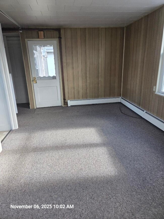 living room - 15 N Richmond St