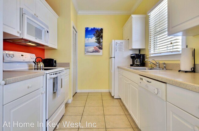 Building Photo - 3 br, 3 bath House - 17 Coral Way