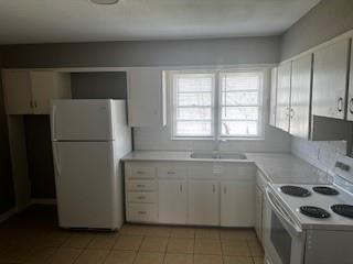 Foto del edificio - 4158 Russell Ave