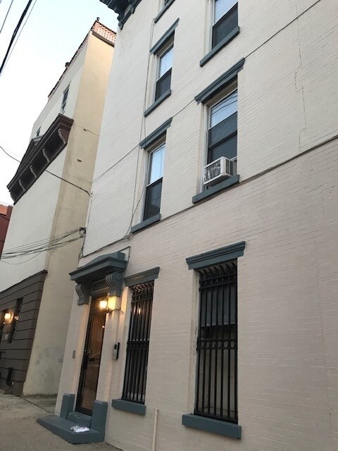 Primary Photo - 63 5th St