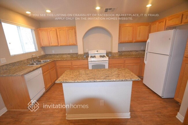 Foto del edificio - 7208 Dicentra Rd