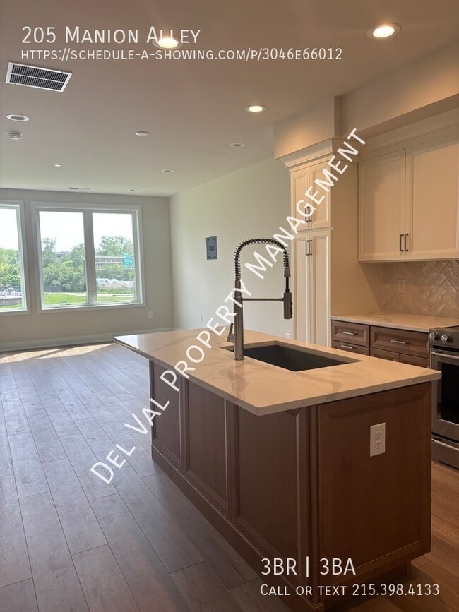 Building Photo - 205 Manion Aly