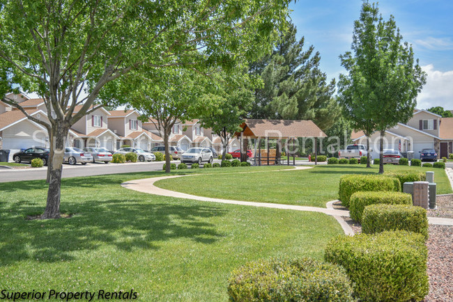Building Photo - 1067 N 200 W
