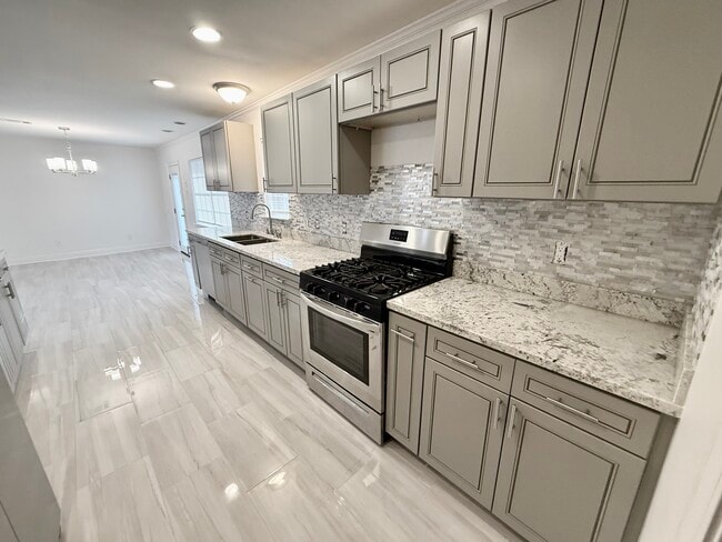 Building Photo - 3300 Bissonet Dr