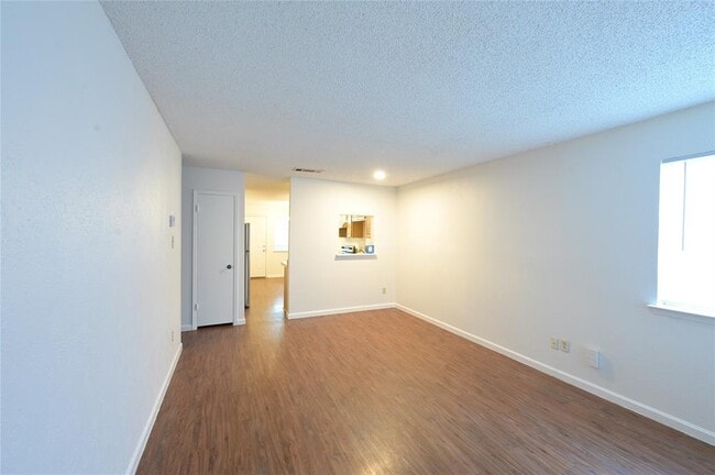 Building Photo - 319 W William Cannon Dr