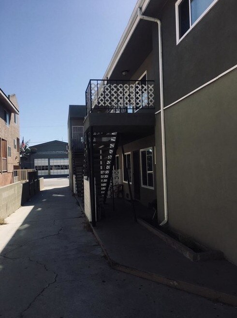 Foto del edificio - 4325 W 147th St