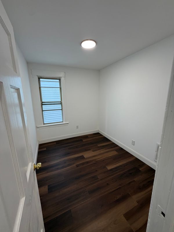 Building Photo - 332-334 Duane Avenue