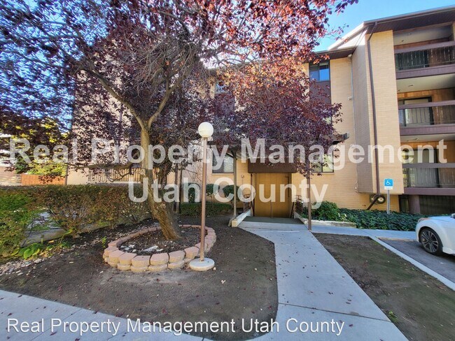 Building Photo - 2 br, 2 bath House - 2244 N. Canyon Rd. Ap...
