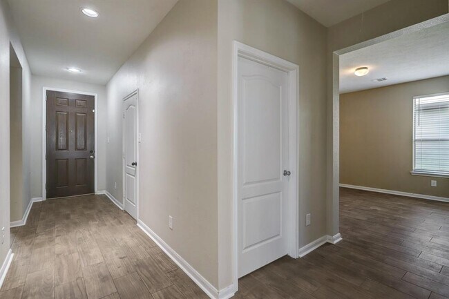 Building Photo - 10527 Kentington Oak Dr