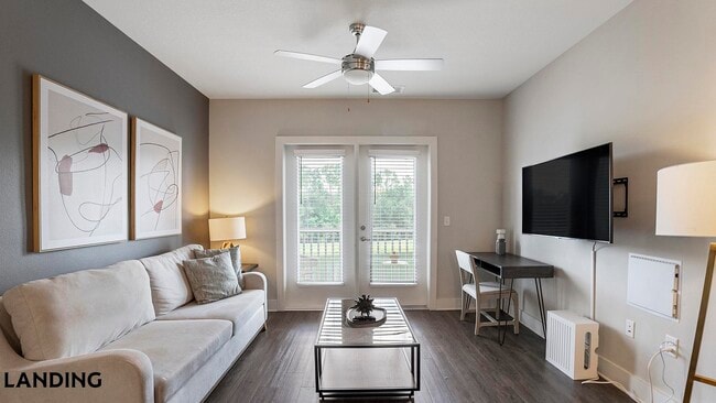 Foto del edificio - 1000 Island Breeze St