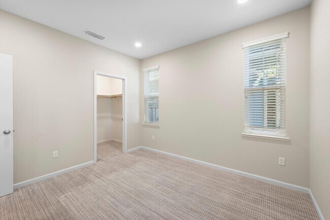 Building Photo - 56 Granada St