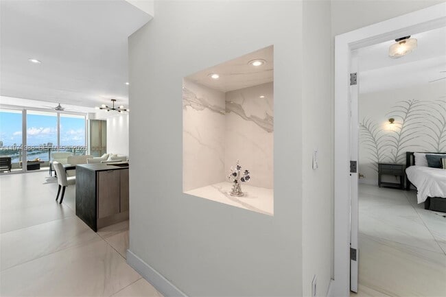 Foto del edificio - 900 Biscayne Blvd