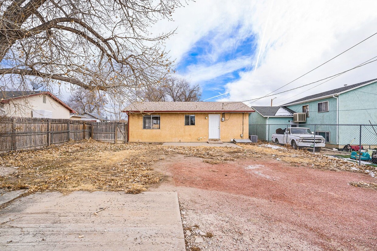 Primary Photo - 3BD/1BA Ranch-Style Home near Pueblo Count...