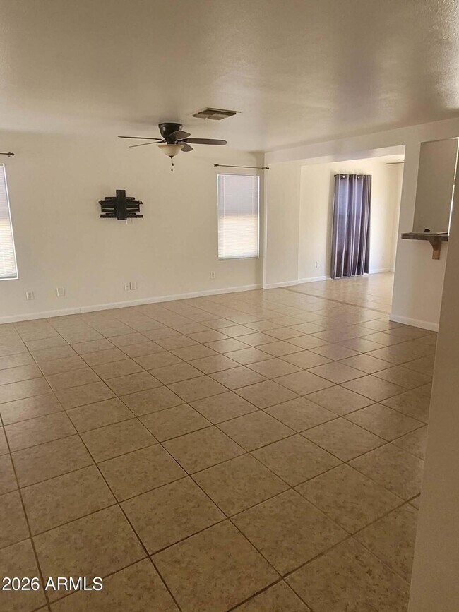 Foto del edificio - 15733 W Watson Ln