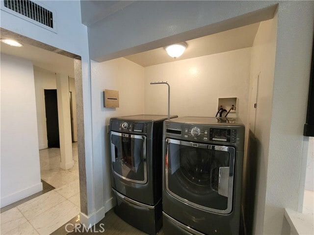 Building Photo - 450 N Oakhurst Dr