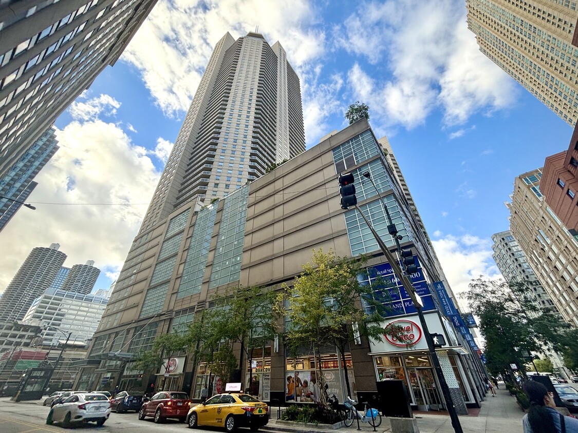 Foto principal - 540 N State St