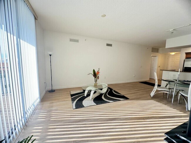 Foto del edificio - 888 S Douglas Rd