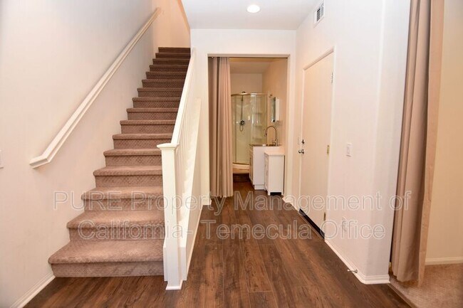 Building Photo - 40973 Lacroix Avenue'