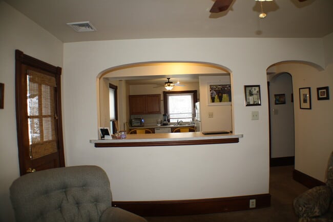Foto del edificio - 608 W Main St