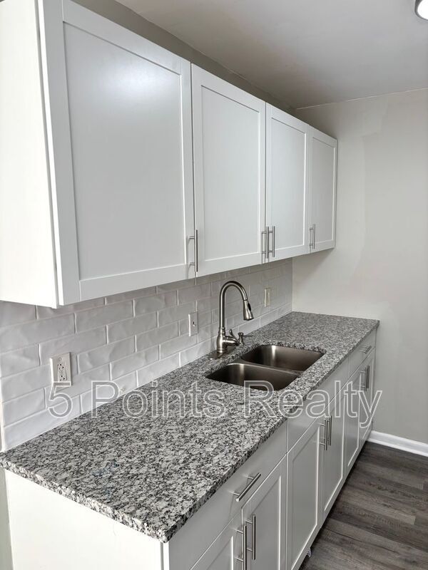 Foto del edificio - 550 Harding Pl