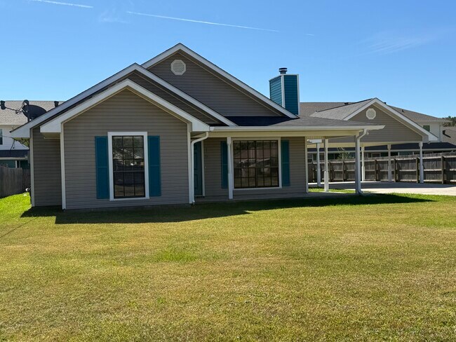 Foto del edificio - 16 Cypress Dr