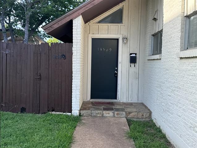 Foto del edificio - 13509 Red Fern Ln