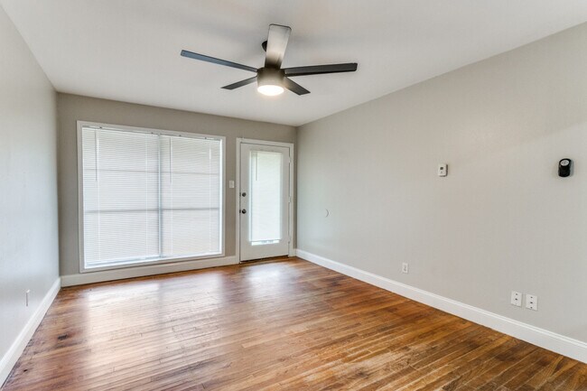 Photo - 1113 Rancho Dr House