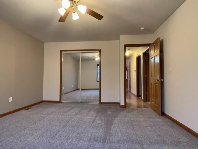 Building Photo - 2608 Findley Dr