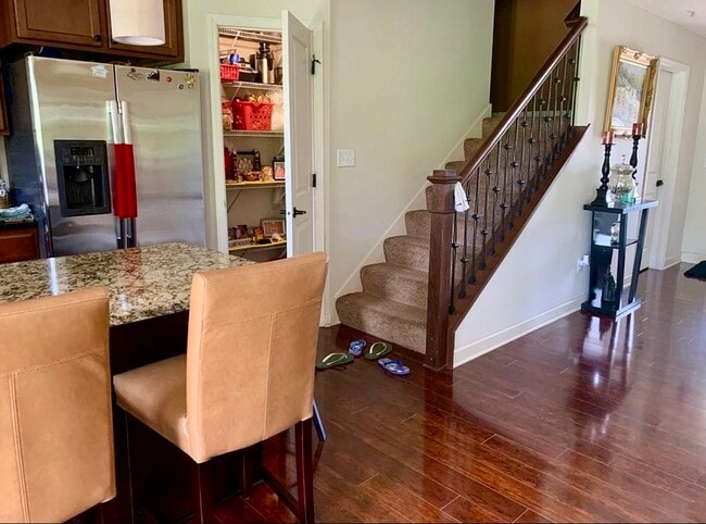 Foto del edificio - 3453 Chestnut Ln