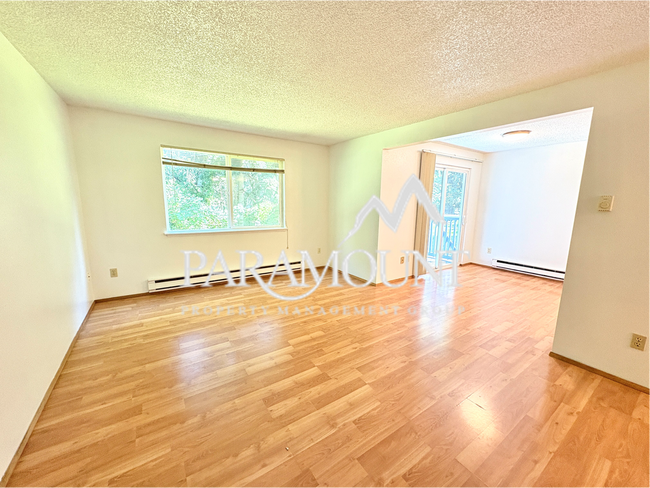 Building Photo - 2 Bed 1 Bath Unit with Updated Features!