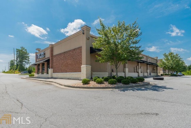 Building Photo - 2483 Cedarcrest Rd