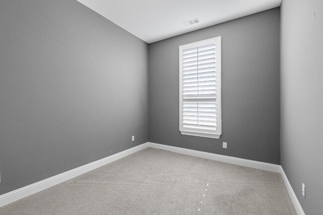 Building Photo - 14220 Greenside Dr