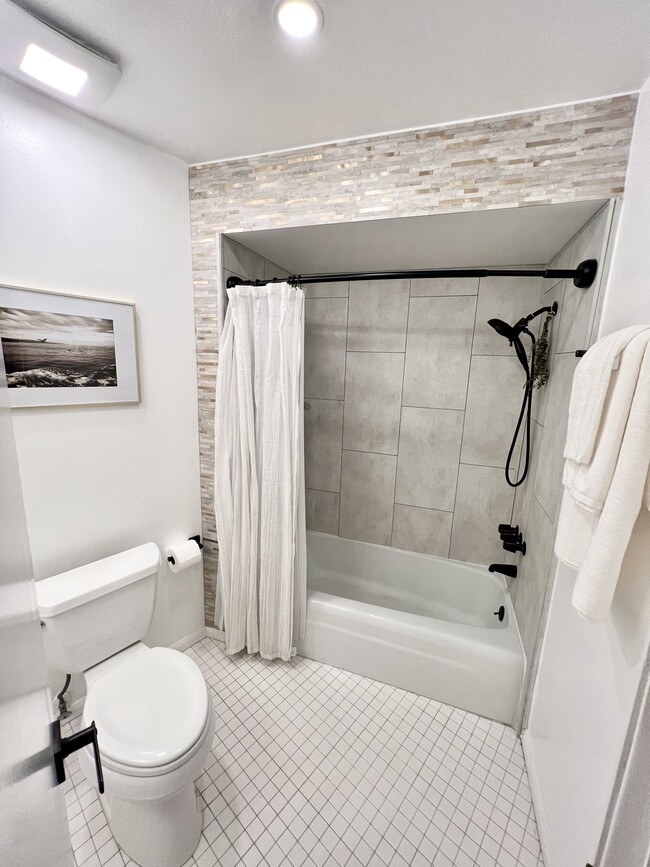 Bathroom - 2025 4th St