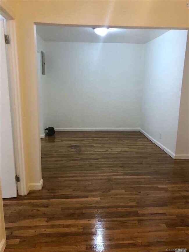 Foto del edificio - 105-33 Otis Ave