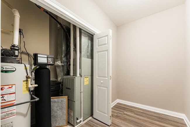 Foto del edificio - 2368 Concord Dr