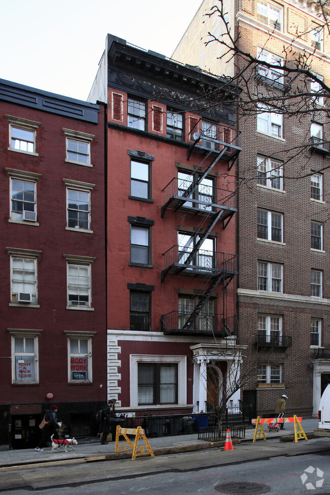 Primary Photo - 83 WASHINGTON Pl