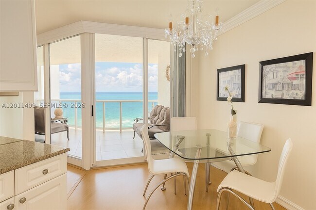 Foto del edificio - 16711 Collins Ave