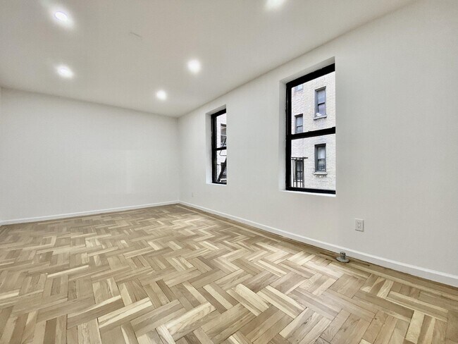 Building Photo - 590 Fort Washington Ave