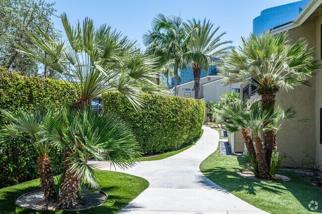 Building Photo - The Artisan Residences at Bella Terra