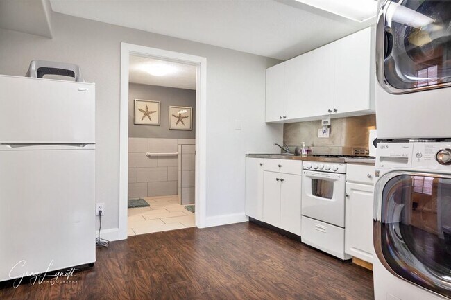 Building Photo - Mountain living in Central, Utah.