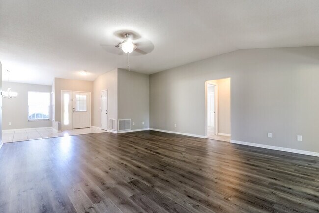 Building Photo - 8012 Cameron Cay Ct