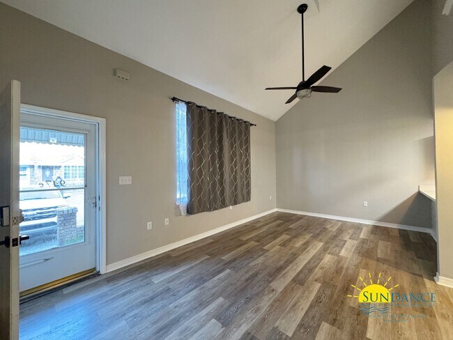 Foto del edificio - Gorgeous 3 Bedroom Home in Fort Walton Beach-near Hurlburt Field!