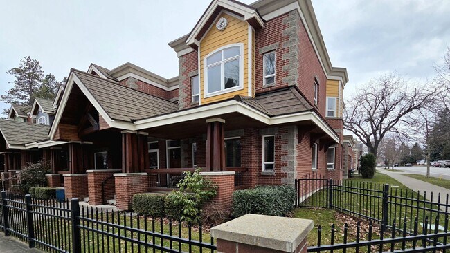 Foto del edificio - Beautiful Corner Unit Condo in Downtown Coeur d'Alene